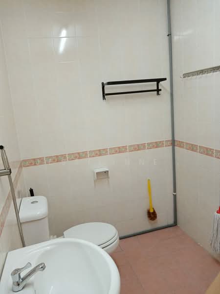 Kondominium untuk Disewa di Putra Place Condominium - Jessilynne . - Bathroom - PropertyGuru.com.my