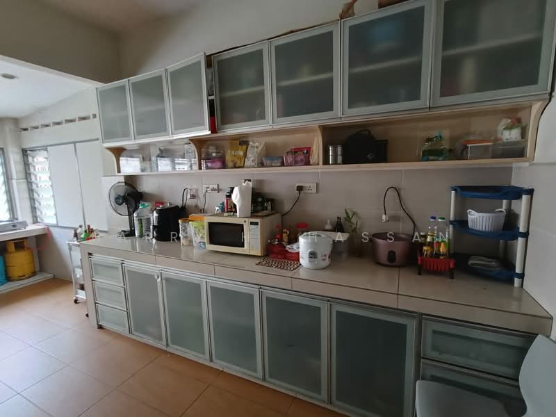 2-storey Terraced House for Sale in Taman Overseas Union (Taman Oug) (Jalan Klang Lama (Old Klang Road)) - Harry H. Hassan - Kitchen - PropertyGuru.com.my