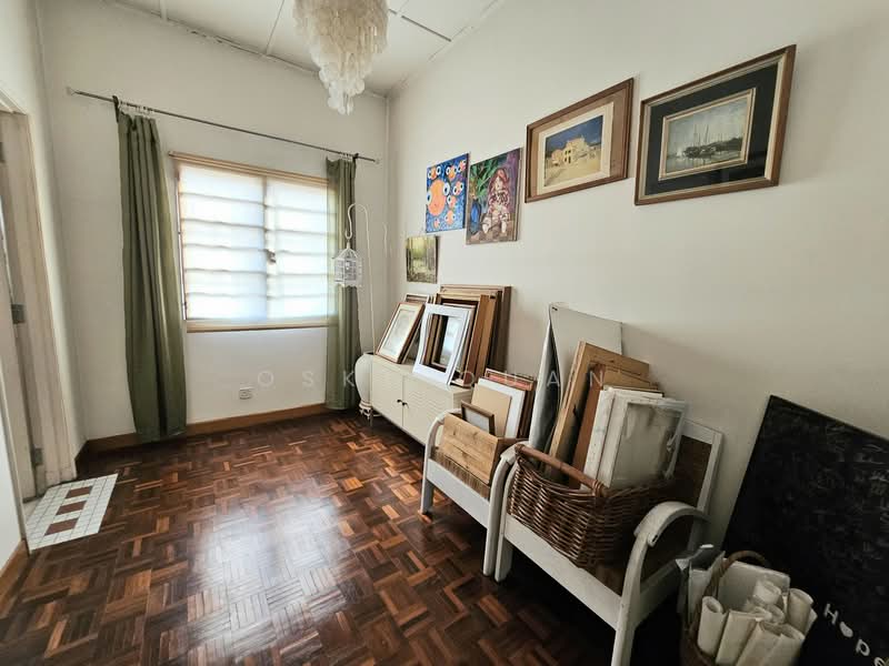 Rumah Teres untuk Dijual di Batu 9 (Cheras) - Oska Quan - Study - PropertyGuru.com.my