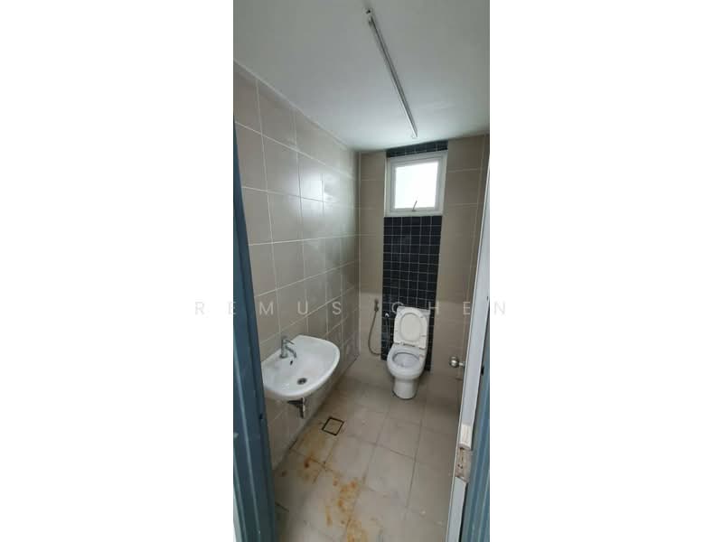 Kedai / Pejabat untuk Dijual di Pju 5 (Kota Damansara) - Remus Chen - Bathroom - PropertyGuru.com.my