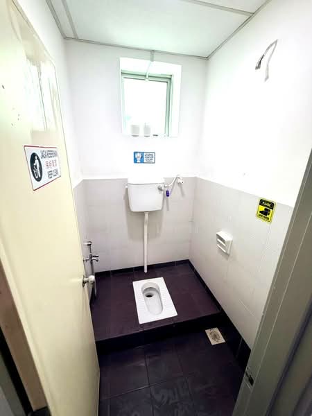 Shop / Office for Rent in Taman Molek (Johor Bahru) - JJ Lim - Bathroom - PropertyGuru.com.my