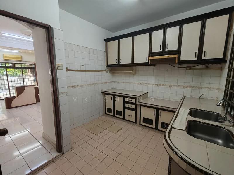 2-storey Terraced House for Sale in Taman Bukit Mewah (Tampoi) - VK Chong - Kitchen - PropertyGuru.com.my