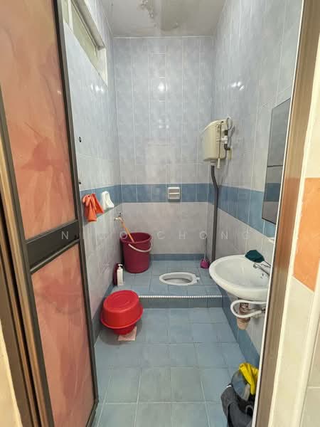 2-storey Terraced House for Sale in Taman Bestari Indah (Ulu Tiram) - Nico Chong - Bathroom - PropertyGuru.com.my