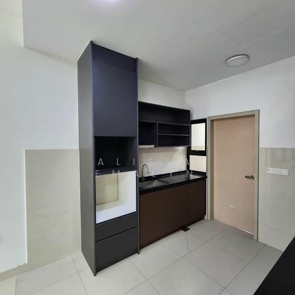 Rumah Teres untuk Disewa di Shah Alam (Selangor) - Alissa Emalyn - Kitchen - PropertyGuru.com.my