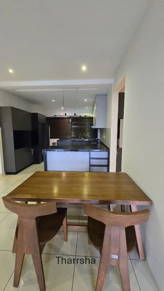 Kondominium untuk Dijual di Oasis 1 - Tharrsha. T - Kitchen - PropertyGuru.com.my