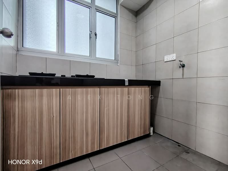 Servis Apartment untuk Disewa di Gaya Resort Homes - Alex Tong - Kitchen - PropertyGuru.com.my