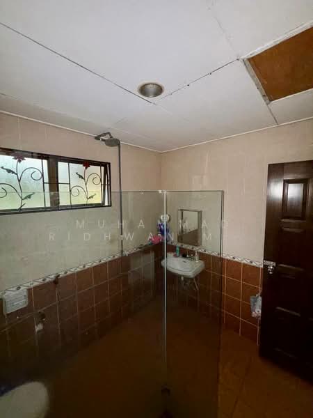 Rumah Teres untuk Dijual di Shah Alam (Selangor) - Muhammad Ridhwan Mohd Huzairi - Bathroom - PropertyGuru.com.my