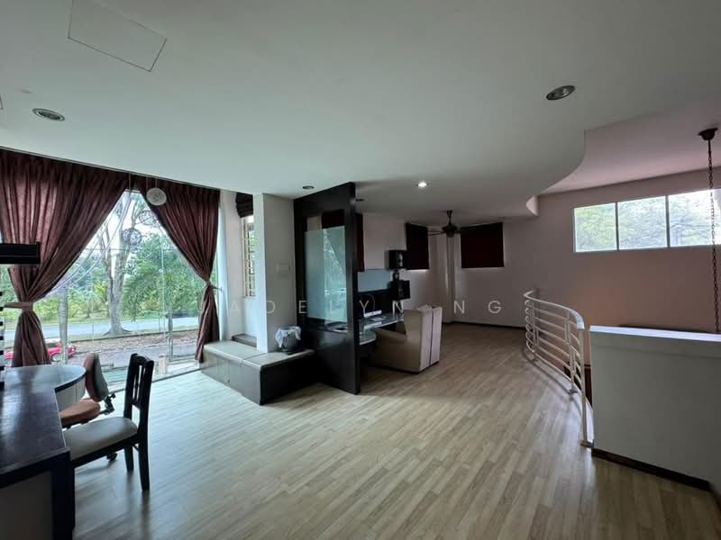 3-storey Terraced House for Sale in Bandar Putra (Kulai) - Jadelyn Ng - Living Room - PropertyGuru.com.my