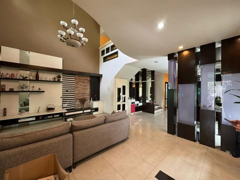 3-storey Terraced House for Sale in Bandar Putra (Kulai) - Jadelyn Ng - Living Room - PropertyGuru.com.my