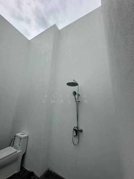 Rumah Banglo untuk Dijual di Bukit Jelutong (Shah Alam) - Alissa Emalyn - Bathroom - PropertyGuru.com.my