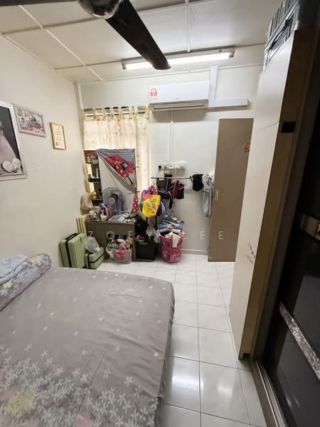 Flat for Sale at Taman Daya - Jalan Nibong 28 - Zoey Lee - Bedroom - PropertyGuru.com.my