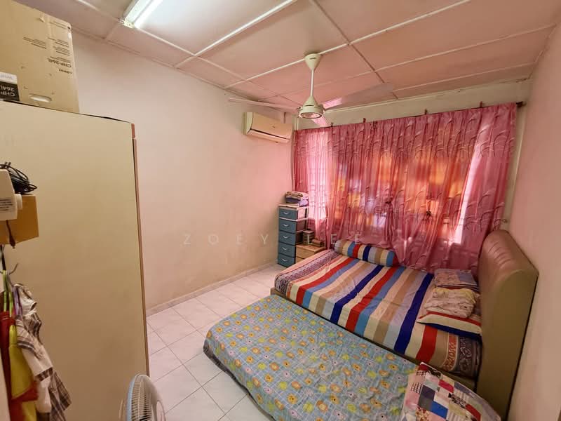 Flat for Sale at Taman Daya - Jalan Nibong 28 - Zoey Lee - Bedroom - PropertyGuru.com.my