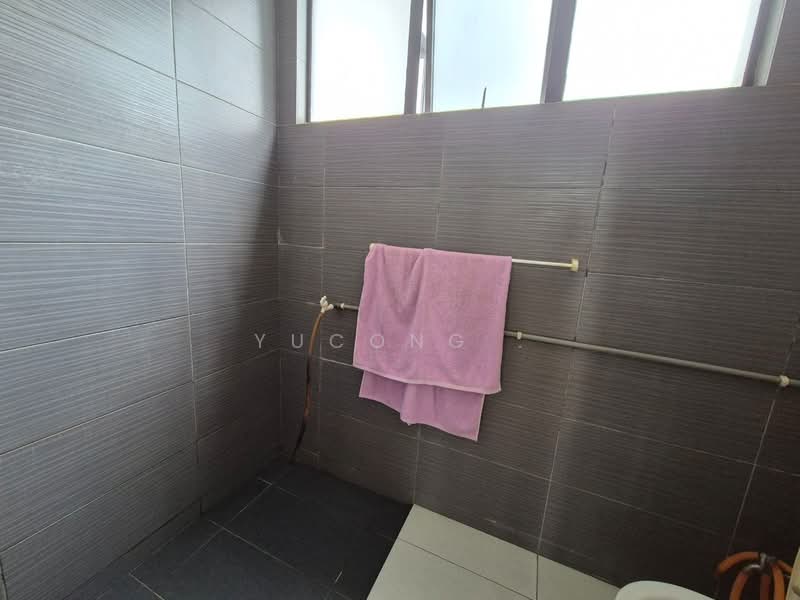 Apartment for Sale at Impian Senibong Residences - Yucong . - Bathroom - PropertyGuru.com.my