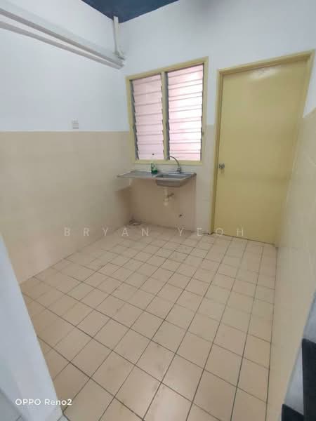 Apartment for Rent at Pangsapuri Mawar - Bryan Yeoh - PropertyGuru.com.my
