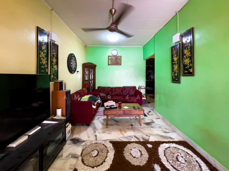 Rumah Teres 1 Tingkat untuk Dijual di Semenyih (Selangor) - Amzar Faiz - Living Room - PropertyGuru.com.my