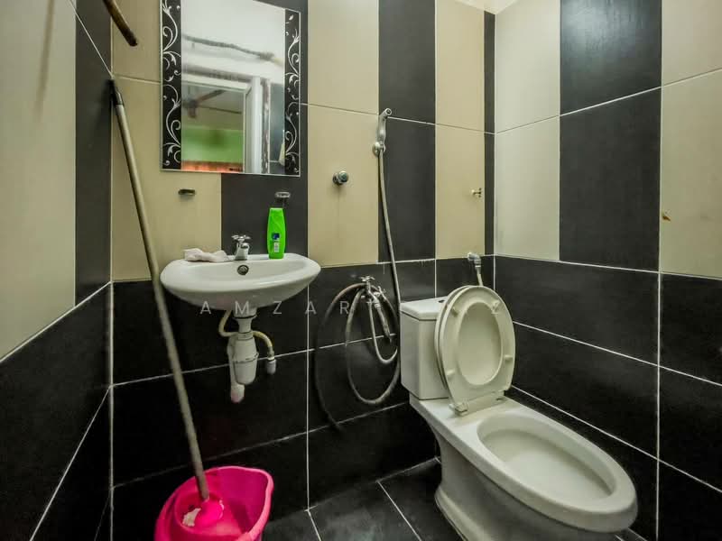 Rumah Teres 1 Tingkat untuk Dijual di Semenyih (Selangor) - Amzar Faiz - Bathroom - PropertyGuru.com.my