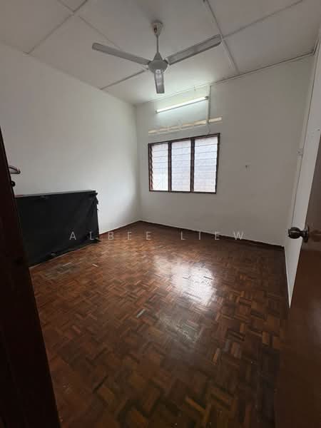 2-storey Terraced House for Sale in Taman Johor Jaya (Johor Bahru) - Albee Liew - Interior - PropertyGuru.com.my