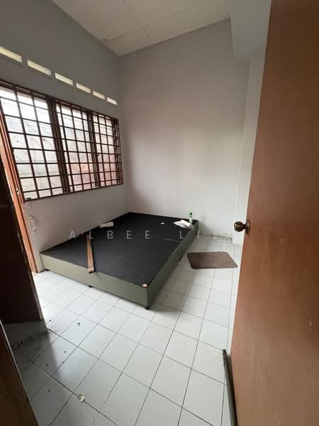 2-storey Terraced House for Sale in Taman Johor Jaya (Johor Bahru) - Albee Liew - Bedroom - PropertyGuru.com.my