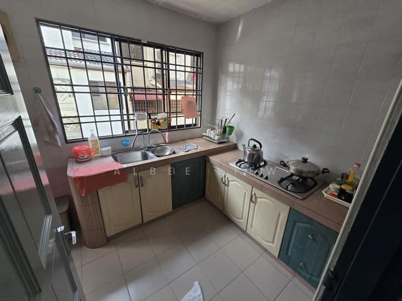 2-storey Terraced House for Sale in Taman Desa Cemerlang (Ulu Tiram) - Albee Liew - Kitchen - PropertyGuru.com.my