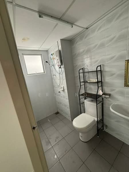 Pangsapuri untuk Disewa di Impiana Sky Residensi - ERIC NG - Bathroom - PropertyGuru.com.my