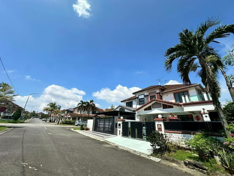 Cluster House for Sale in Austin Heights (Tebrau) - Luis Lim - Exterior - PropertyGuru.com.my