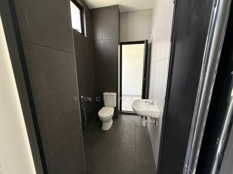 2-storey Terraced House for Sale in Setia Eco Cascadia (Tebrau) - Yucong . - Bathroom - PropertyGuru.com.my