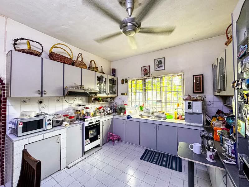 2-storey Terraced House for Sale in Ampang Jaya (Ampang) - Amzar Faiz - Kitchen - PropertyGuru.com.my