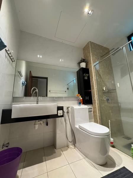 Service Residence for Sale at D'Summit Residences - Janice Khoo - Bathroom - PropertyGuru.com.my