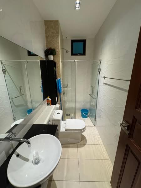 Service Residence for Sale at D'Summit Residences - Janice Khoo - Bathroom - PropertyGuru.com.my