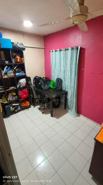 Townhouse for Rent in Batu Caves (Selangor) - Travis Wong - Study - PropertyGuru.com.my