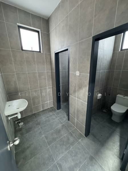 Factory for Rent in Eco Business Park 1 (Johor Bahru) - Kennedy Looi - Bathroom - PropertyGuru.com.my