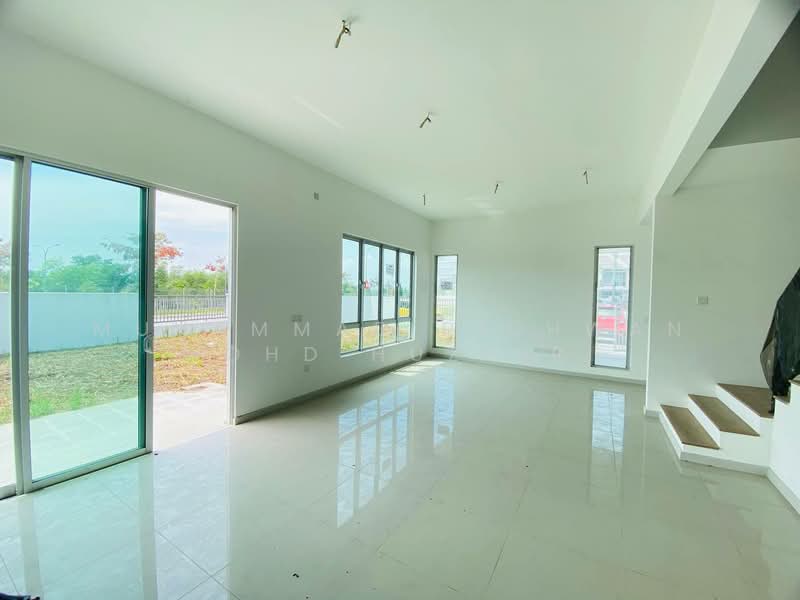 2-storey Terraced House for Sale in Semenyih (Selangor) - Muhammad Ridhwan Mohd Huzairi - Living Room - PropertyGuru.com.my