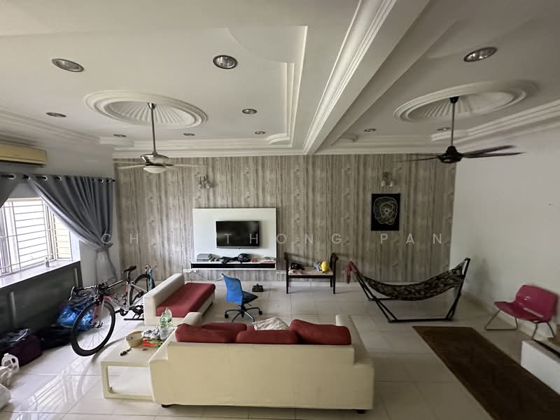 2.5-storey Terraced House for Sale in Taman Prima Tropika (Seri Kembangan) - Chin Thong Pan - Living Room - PropertyGuru.com.my