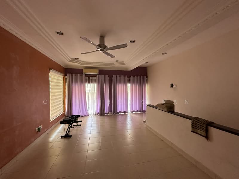2.5-storey Terraced House for Sale in Taman Prima Tropika (Seri Kembangan) - Chin Thong Pan - Living Room - PropertyGuru.com.my