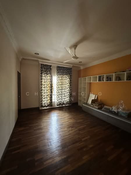 2.5-storey Terraced House for Sale in Taman Prima Tropika (Seri Kembangan) - Chin Thong Pan - Living Room - PropertyGuru.com.my