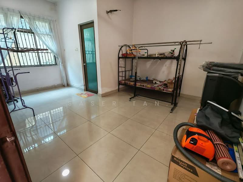 Rumah Berkembar untuk Dijual di Taman Sutera Utama (Skudai) - SASER TAN. - Bedroom - PropertyGuru.com.my