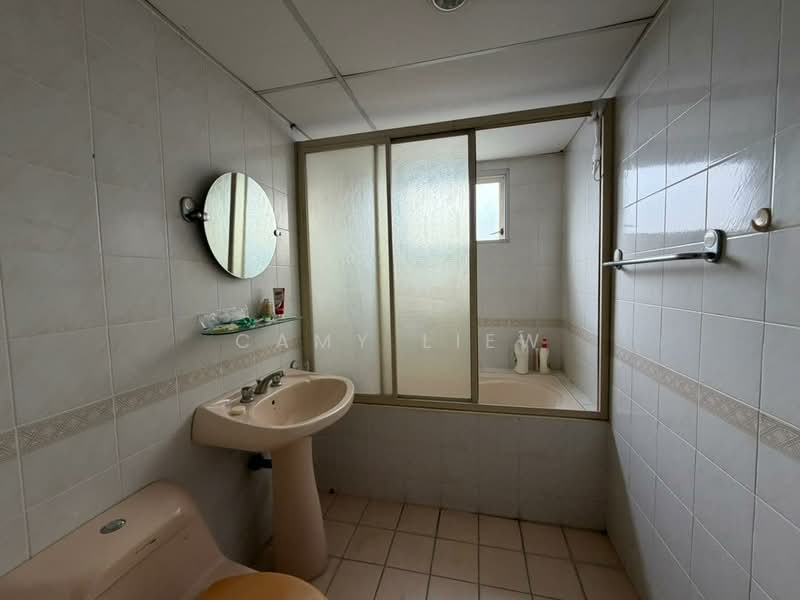 Kondominium untuk Dijual di Mont Kiara Pelangi - Camy Liew - Bathroom - PropertyGuru.com.my