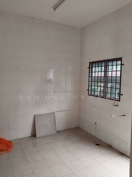Rumah Teres 2 Tingkat untuk Dijual di Sungai Buloh (Selangor) - Zamani Ishak - Kitchen - PropertyGuru.com.my