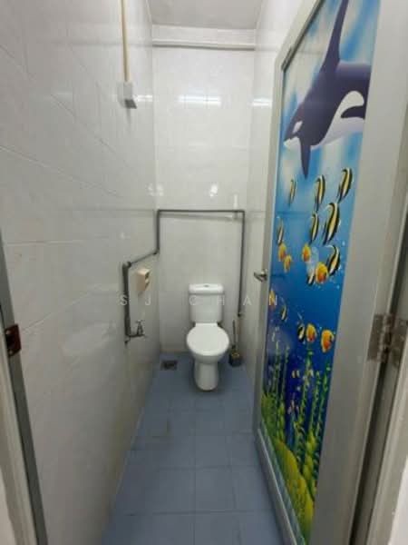 Rumah Teres 1 Tingkat untuk Disewa di Taman Johor Jaya (Johor Bahru) - SJ CHAN - Bathroom - PropertyGuru.com.my
