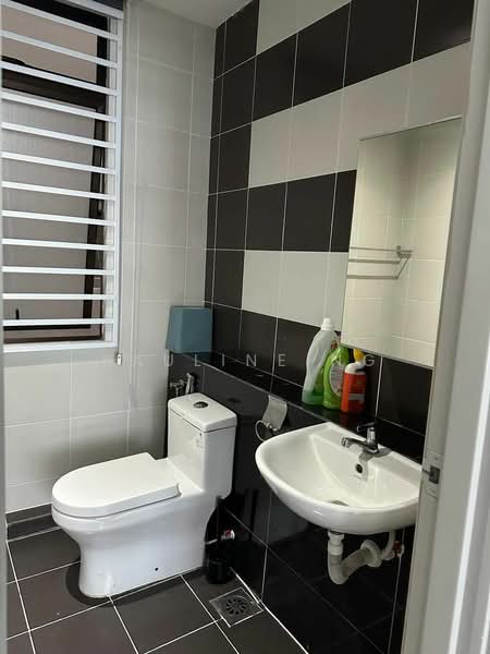Pangsapuri untuk Disewa di Austin Regency (Pangsapuri Austin Perdana) - Pauline Ng - Bathroom - PropertyGuru.com.my