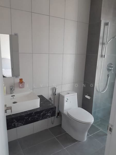 Servis Apartment untuk Disewa di Ruby Seapark - Kelvin Wong - Bathroom - PropertyGuru.com.my
