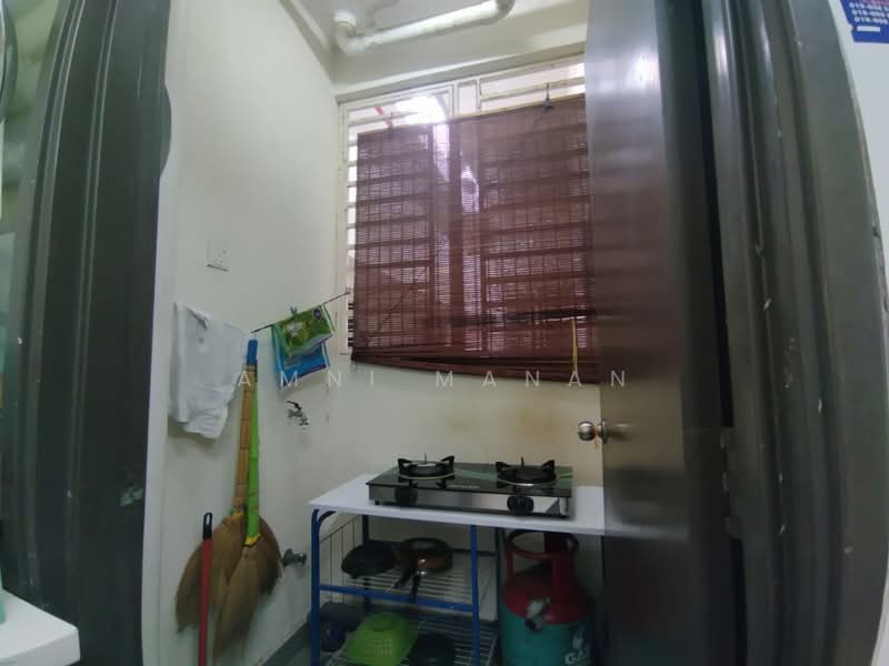 Apartment for Sale at Residensi Warnasari 2 - Amni Manan - Kitchen - PropertyGuru.com.my
