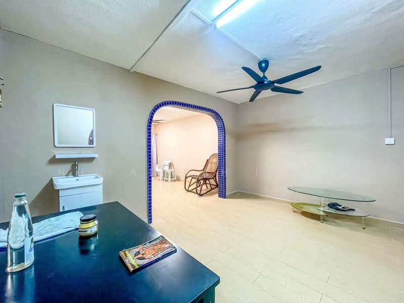 Rumah Teres 2 Tingkat untuk Dijual di Seksyen 25 (Shah Alam) - Nur Adibah Ishak - Living Room - PropertyGuru.com.my