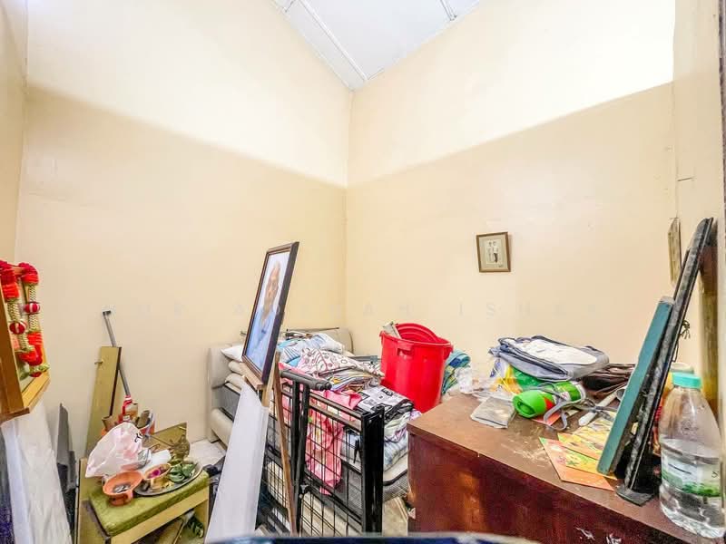 Rumah Teres 2 Tingkat untuk Dijual di Seksyen 25 (Shah Alam) - Nur Adibah Ishak - Bedroom - PropertyGuru.com.my