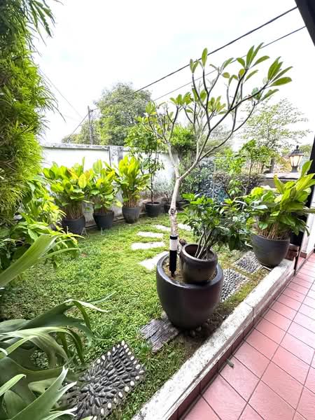 2-storey Terraced House for Sale in Usj 11 (Subang Jaya) - Ali Idris - Garden - PropertyGuru.com.my