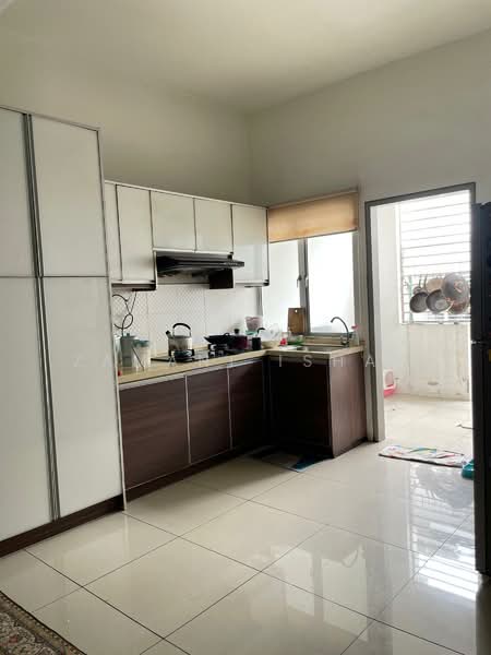2-storey Terraced House for Sale in Aman Putri (Sungai Buloh) - Zamani Ishak - Kitchen - PropertyGuru.com.my
