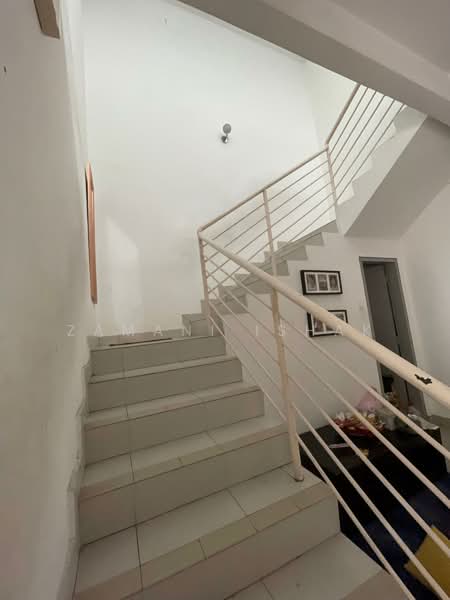 2-storey Terraced House for Sale in Aman Putri (Sungai Buloh) - Zamani Ishak - Interior - PropertyGuru.com.my