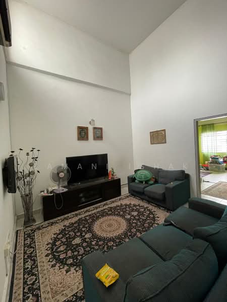 2-storey Terraced House for Sale in Aman Putri (Sungai Buloh) - Zamani Ishak - Living Room - PropertyGuru.com.my