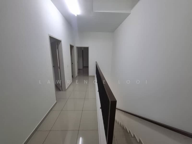 2-storey Terraced House for Rent in Bandar Rimbayu (Telok Panglima Garang) - Lawrence Looi - Corridor - PropertyGuru.com.my