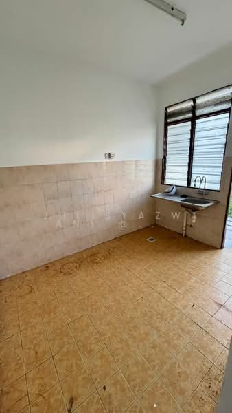 2-storey Terraced House for Rent in Bandar Saujana Putra (Tanjong Duabelas) - Julisyazwani @ Wani - Kitchen - PropertyGuru.com.my